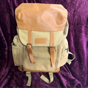 Tarion Camera Backpack like new